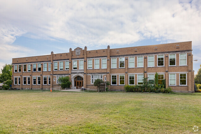 Harmony School has students in PK, K-12th grades.