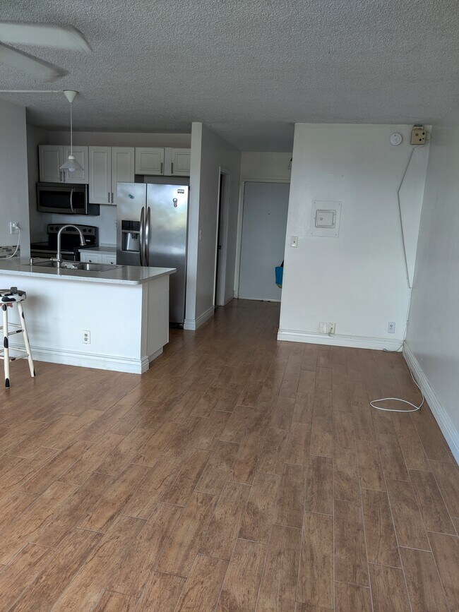 2501 Riverside Dr unit The Tower Club, Coral Springs, FL 33065 - photo 4