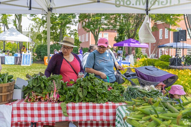 Danbury Farmers Market offers the best of farm-to-table produce and products.