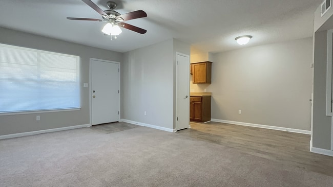 Live Life On Point At Eden Point Apartments!, Baton Rouge, LA 70816 - photo 3