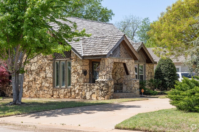 Single-family homes in Altus are primarily ranch style, with Cape Cods, bungalows, and the odd multi-story house mixed in.