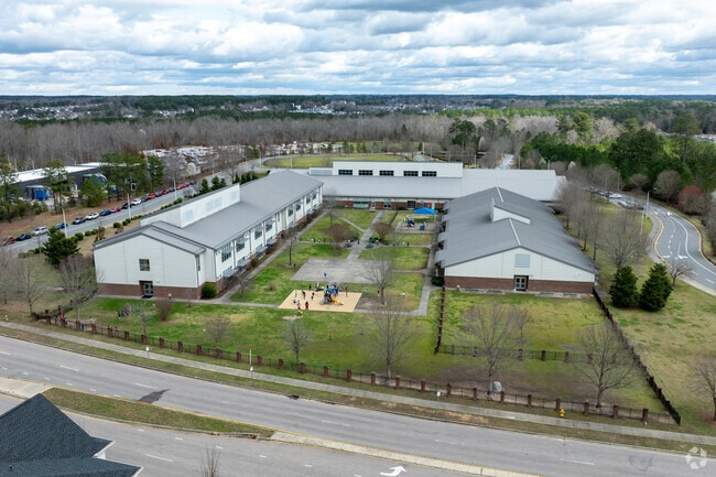 River Bend Elementary School scores a B from Niche.Com.