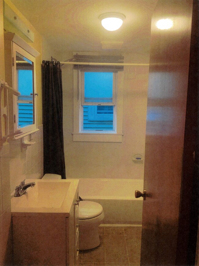 111 Florida St, Dorchester Center, MA 02124 - photo 4