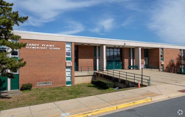 Sandy Plains Elementary serves students K-5th grade.
