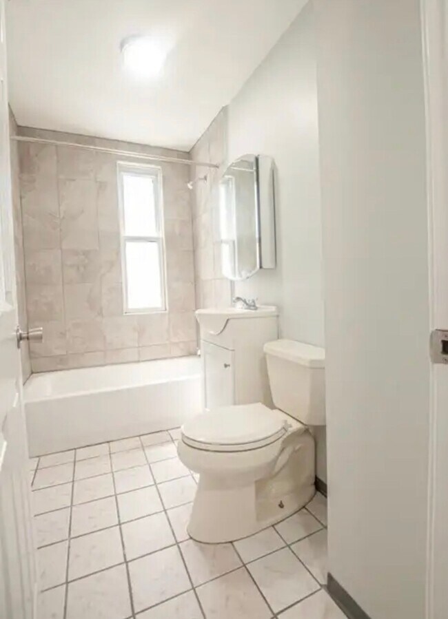 9752 S Avenue J, Chicago, IL 60617 - photo 4