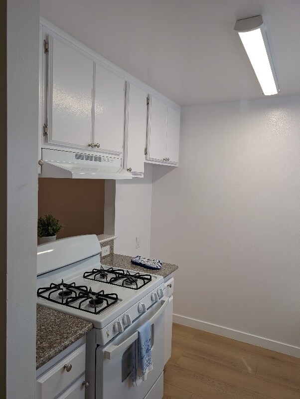 14249 Friar St, Los Angeles, CA 91401 - photo 4