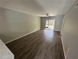 2690 Park Windsor Dr, Fort Myers, FL 33901