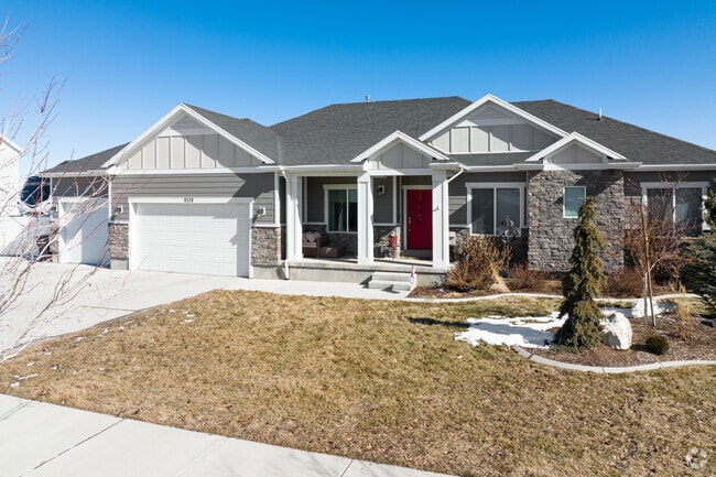 Beautiful stucco details adorn the exterior of typical Jordan Hills homes.