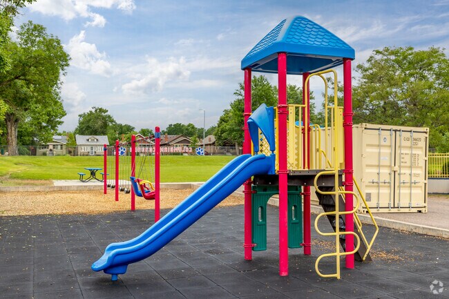Columbian Elementary School has a teacher to student ratio of 12 to 1.