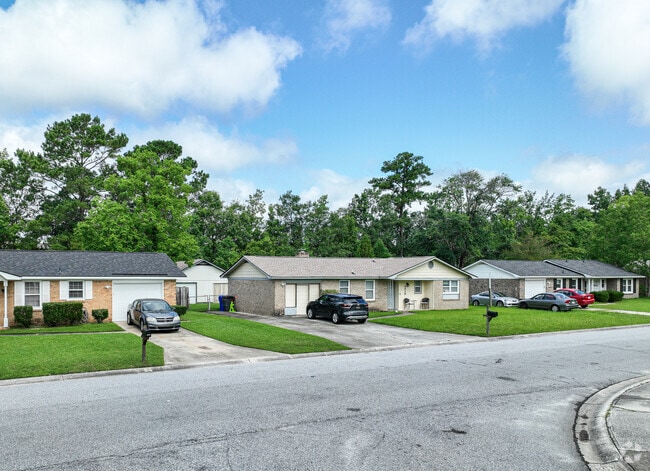 Forest Hills is a quiet neighborhood with many ranch-style homes lining its streets.