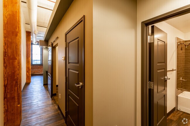 Spaghetti Works Apartments, Wichita, KS 67202 - photo 3