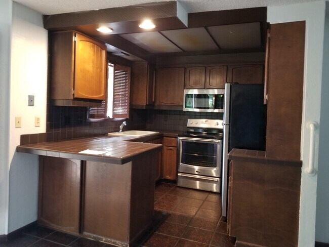 1841 NE D St, Grants Pass, OR 97526 - photo 4