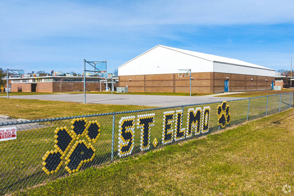 Saint Elmo Elementary School cultivates visionary thinkers and creators.