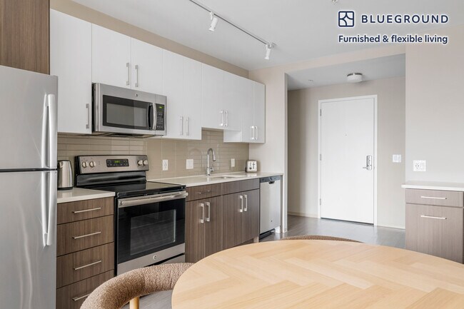 1 Nashua St unit FL21-ID1282, Boston, MA 02114 - photo 6