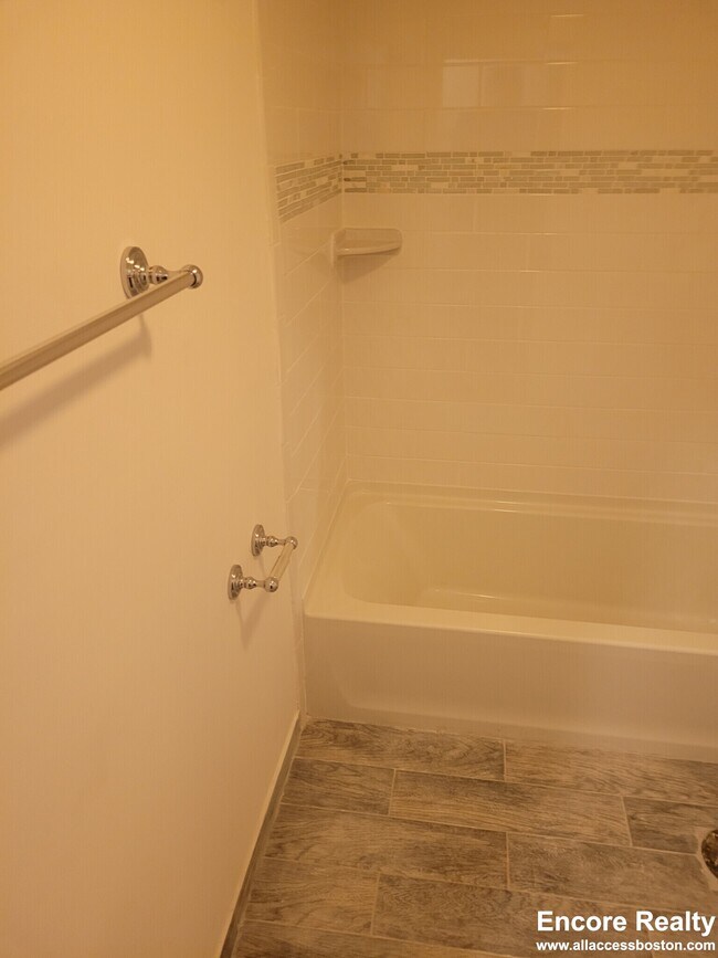 145 Endicott St, Boston, MA 02113 - photo 6