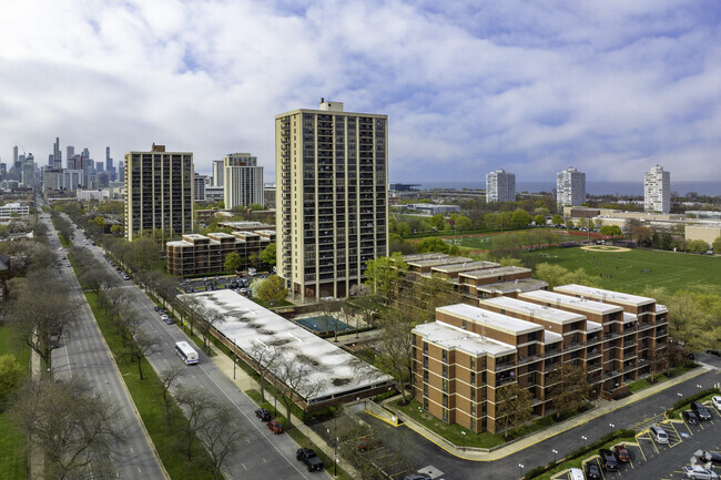 The South Commons neighborhood is home to a selection of condo and apartment complexes.