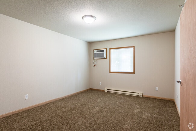2BR, 2BA - 1,054SF