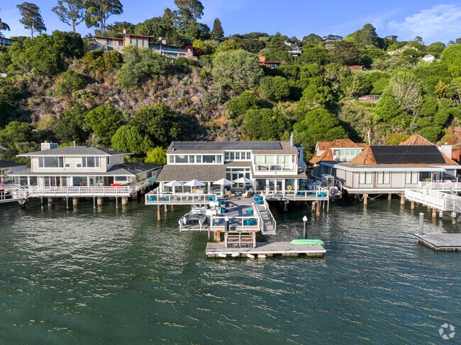 Cape-cods in a row on Belvedere Island in the Belvedere neighborhood.