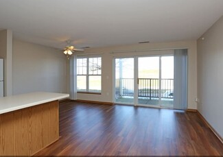 6935 70th Ct Unit 106, Kenosha, WI 53142