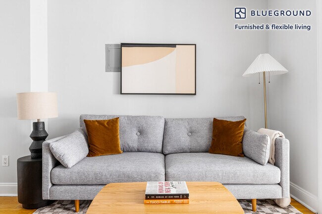 118 Christopher St unit FL2-ID2075, New York, NY 10014 - photo 2