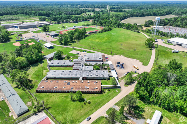 Carver Middle School is apart of the outlying hinds county school system.