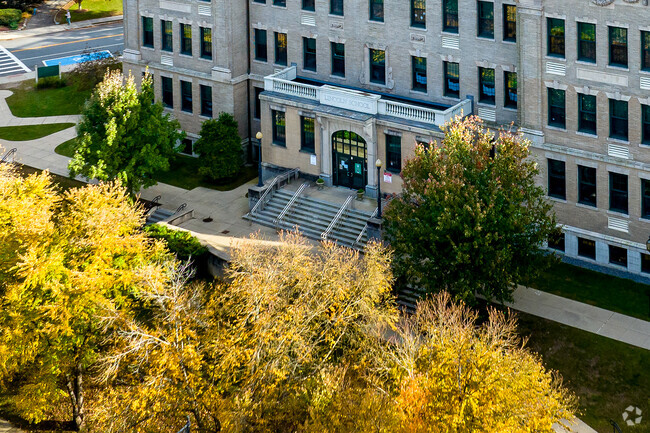 An aerial close up of the main entrance to the Lincoln Elementary School in Winchester, MA.