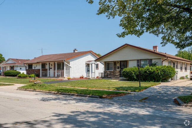 A row of rambler-style homes in the King Park Neighborhood.