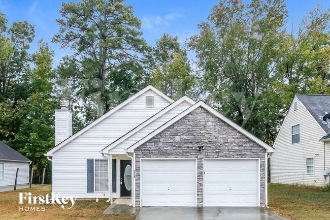 5715 Hidden Brook Cir, Atlanta, GA 30349 - photo 2