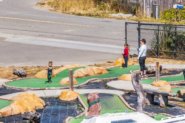 You can enjoy a game of miniature golf at Lighthouse Market & Mini Golf in Manila.