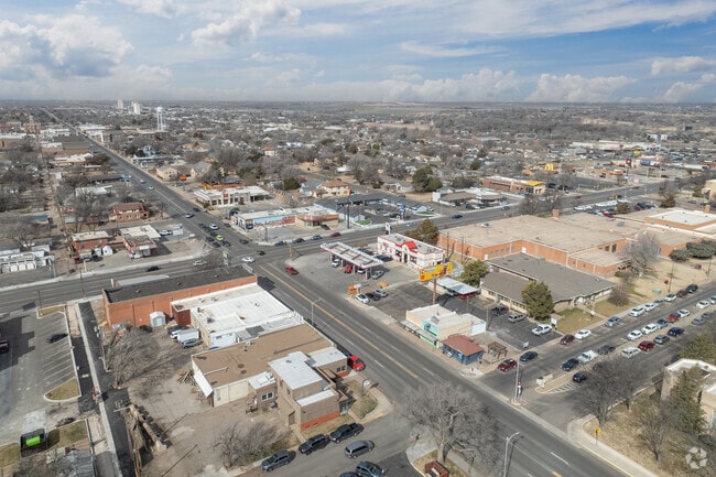 Downtown Canyon is walkable and has shops and botiques.