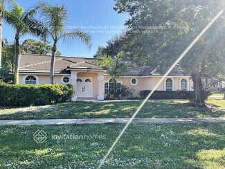 13837 Folkestone Cir, Wellington, FL 33414