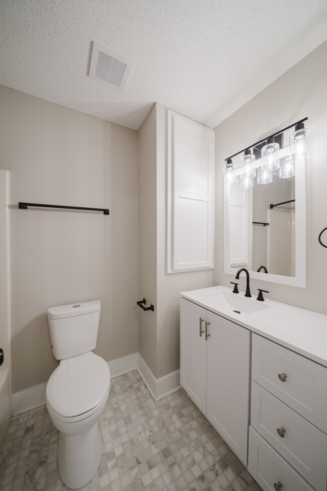 1072 Walnut St, Macon, GA 31201