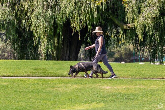 The Indio neighborhood offers a wide range of outdoor activities including a good walk.