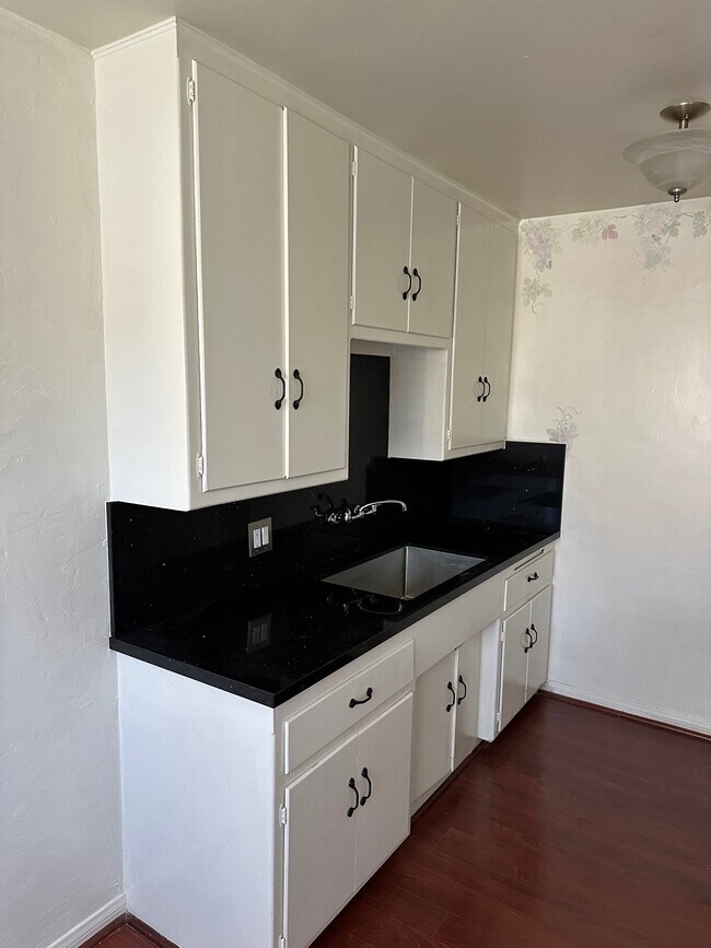 26025 Cypress St unit 2, Lomita, CA 90717 - photo 5