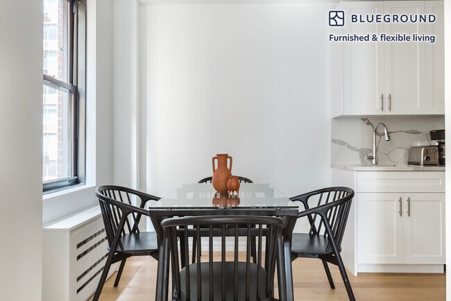 160 E 48th St unit FL13-ID1479, New York, NY 10017 - photo 5