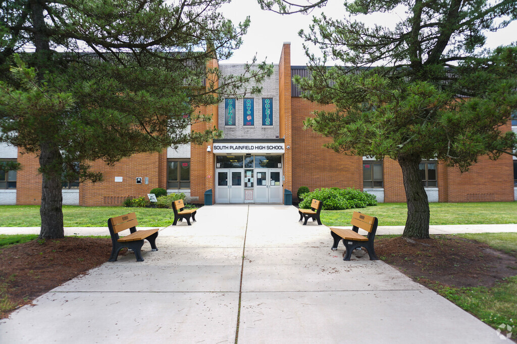 South Plainfield High School, Rankings & Reviews - Homes.com