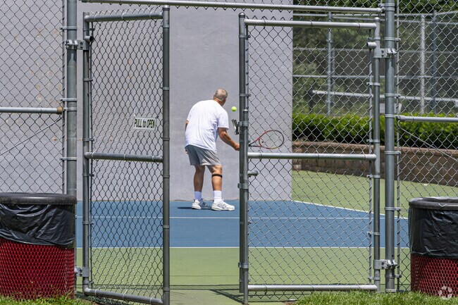 The Manalapan Recreation Center eatures a variety of sports courts and fields, many of which are lighted for night use.