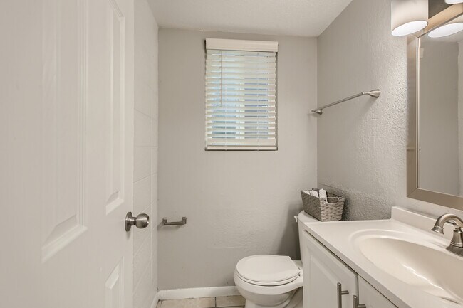 Tree Hill, Jacksonville, FL 32211 - photo 3