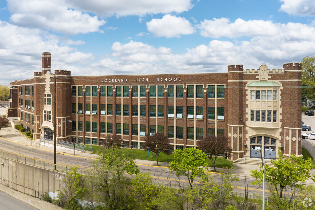 Lockland's School Campus located in the heart of town.