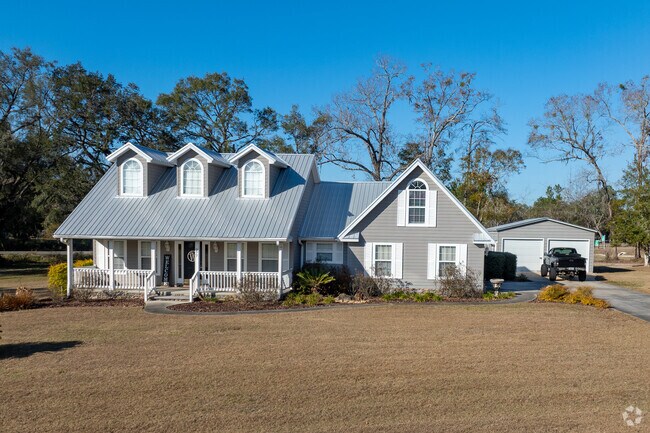 Beautiful new traditional homes can be found in the Lake City area.