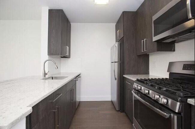70 Little W St unit 809, New York, NY 10004 - photo 3