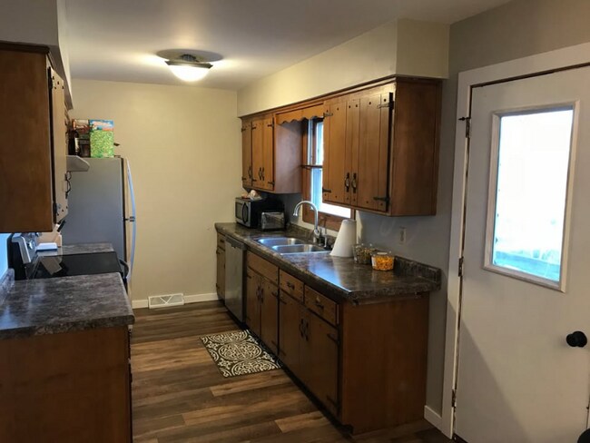 5526-5526 N Cook St unit 5526, McFarland, WI 53558 - photo 5