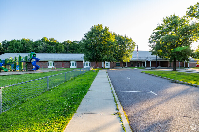 Richmond Elementary School in Richmond is a family-oriented school serving grades K-4.
