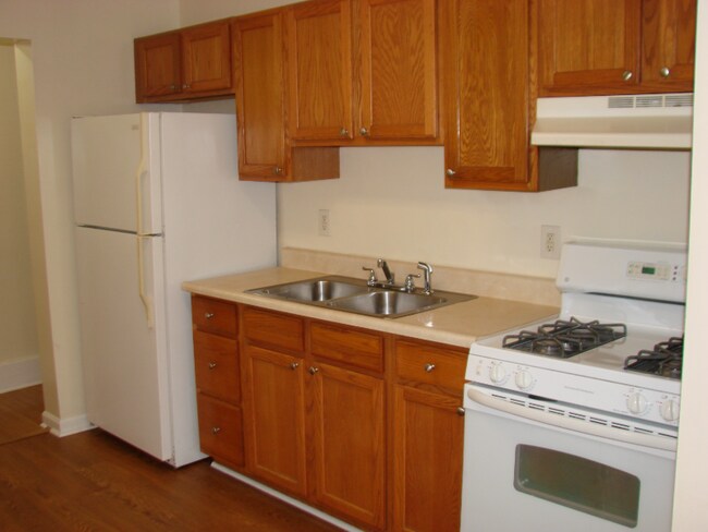 721 Main St unit 2, Bentleyville, PA 15314 - photo 2