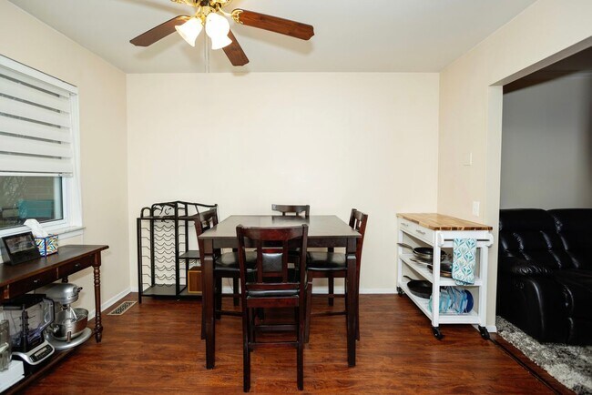 28115 Little MacK Ave, Saint Clair Shores, MI 48081 - photo 6