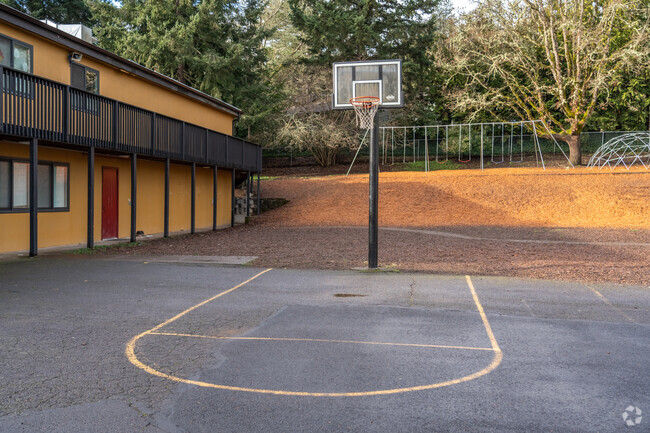 Ridgeline Montessori has a basketball hoop for students to use in Eugene.