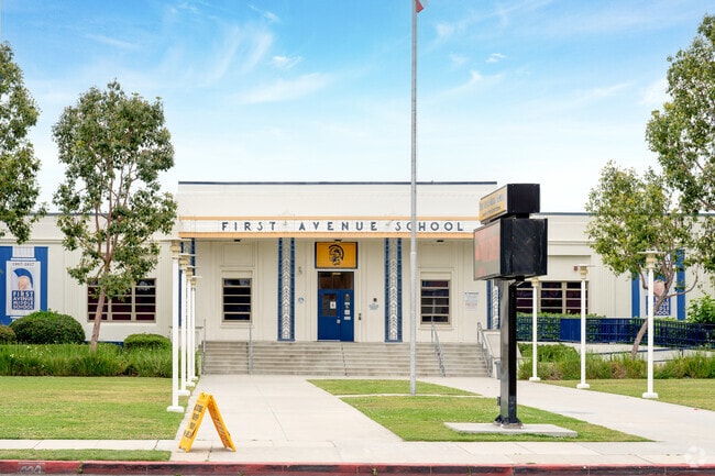 First Avenue Middle School is a public school in Arcadia for students 6-8.