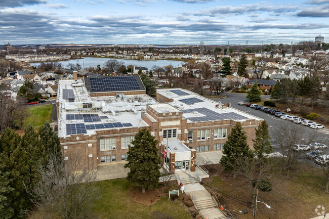 Woodrow Wilson Elementary School serves students K-3.