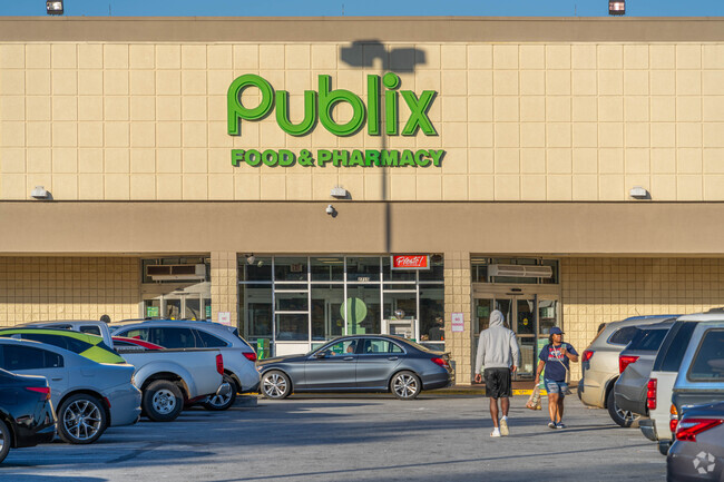 Publix is a favorite grocery store for residents of Green Acres.