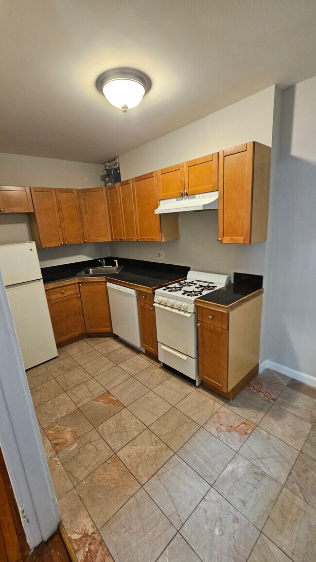 110 Brainerd Rd unit 7, Allston, MA 02134 - photo 2